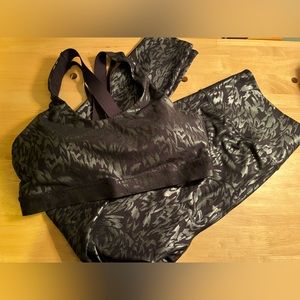 Workout Set Bundle Sports Bra & Leggings Black Shiny animal print